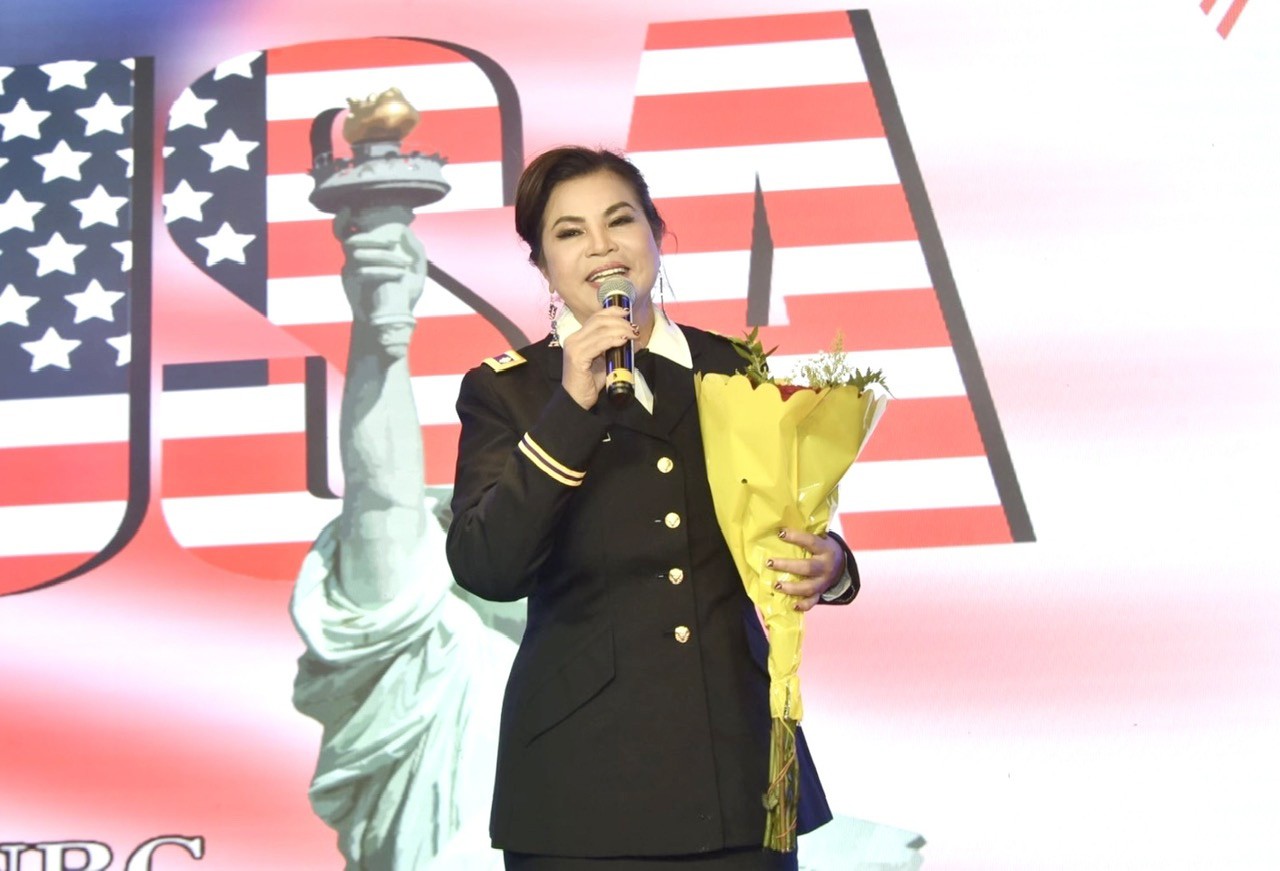 h3-kim-hong-hat-1752080949.jpg
