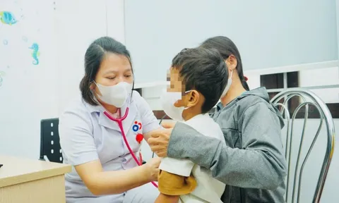 Nghệ An: Hàng loạt học sinh nghỉ học do mắc cúm A, bác sĩ cảnh báo nguy cơ biến chứng