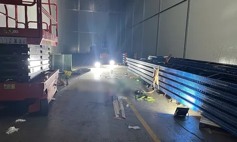 Sập trần kho KCN Sóng Thần khiến 4 người thương vong