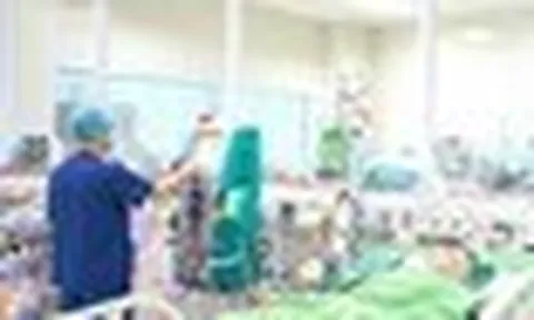 Bé trai 6 tuổi đuối nước ngừng tim ngay trong buổi học bơi