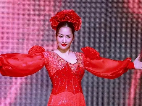 Kiện tướng dancesport Khánh Thi tái xuất sàn nhảy sau nhiều năm vắng bóng