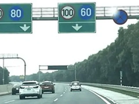 Xe đi quá chậm trên cao tốc bị phạt bao nhiêu tiền?