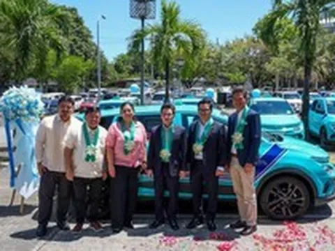 Tỷ phú Phạm Nhật Vượng chính thức chạy 2.500 taxi điện tại Philippines