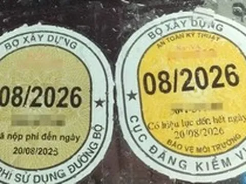 Sắp bỏ dán tem đăng kiểm trên kính chắn gió ô tô?