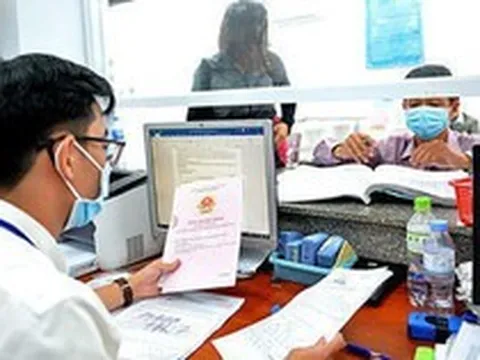 Thuế Hà Nội lưu ý người dân khi nộp tiền chuyển đổi đất: Qua mốc này sẽ không được xử lý