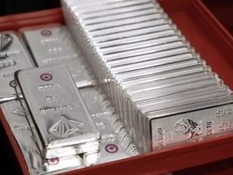 Giá bạc hôm nay (29/4): Bạc trong nước giảm sâu, thế giới phục hồi nhẹ