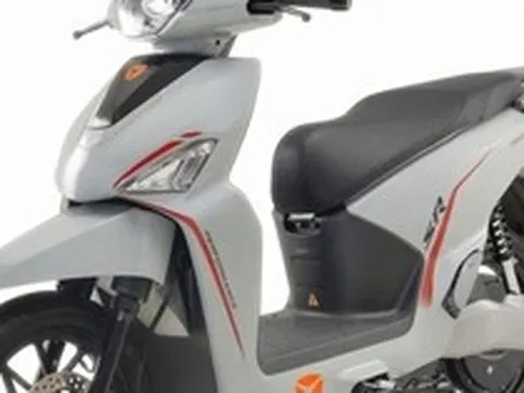 Ra mắt xe máy điện đi gần 300 km một lần sạc, giá 39 triệu đồng