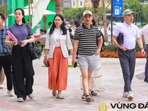 Nhà đầu tư nườm nượp đổ về nơi có “siêu đô thị 18 tỷ USD” của Vinhomes: Khách sạn kín phòng, nhà hàng kín chỗ