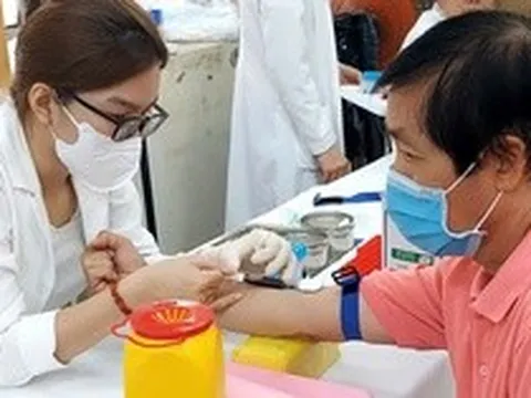 Từ 15-5, đóng BHYT cho người lao động thấp hơn mức quy định bị xử phạt ra sao?