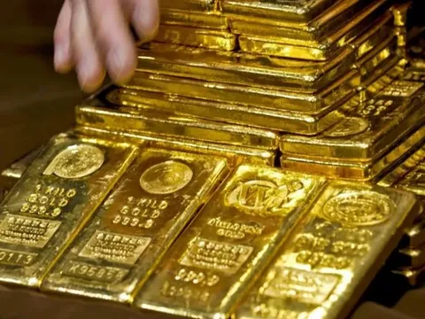 Giá vàng chiều nay (27/7): Đứng yên trên tầm cao