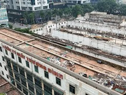 Cận cảnh khu đất hơn 3,6 ha của nhà máy Giầy Thượng Đình đang được tháo dỡ