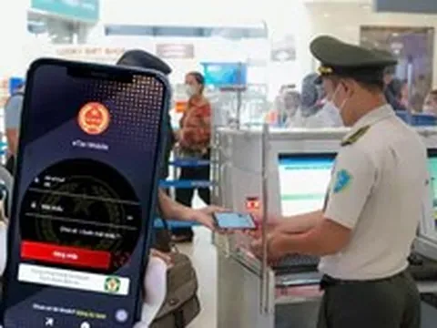 Bỗng dưng đứng tên doanh nghiệp, bị chặn ở sân bay: 'Giám đốc' khắc khoải gỡ vướng