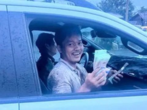 2 người dân liên tiếp nhặt được sấp tiền 100 triệu đồng trên cùng tuyến đường, công an trích xuất camera sau trình báo của chị Nguyễn Thị Thủy SN 1996