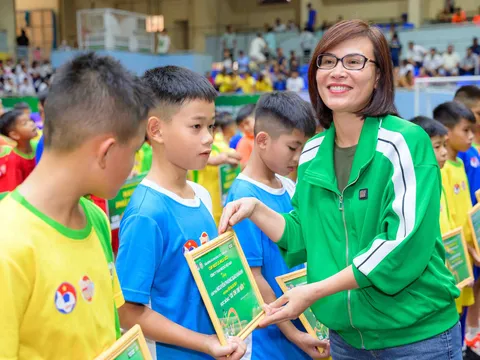 Nestlé MILO trao tặng 16 suất học bổng tại Giải bóng đá Nhi đồng (U11) toàn quốc