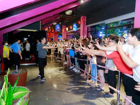 Vì sao hơn một tuần chiếu, cinetour “Lật mặt 8” vẫn “vỡ trận”?